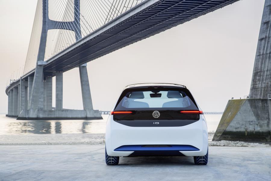  Volkswagen I.D. Concept 2016 года  (фото 24 из 40)